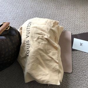 Authentic Louis Vuitton Artsy Handbag